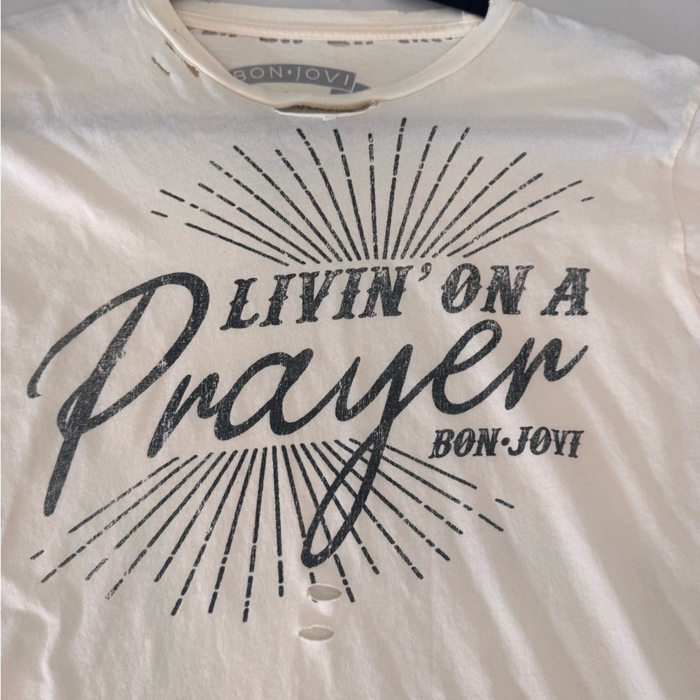 Goodie Two Sleeves Bon Jovi Band T-Shirt. Size Small